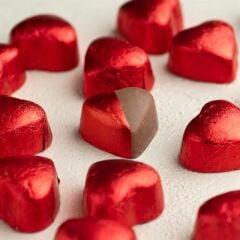 Kırmızı Yaldızlı Kalp