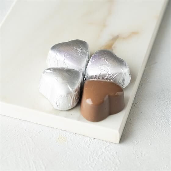 Gümüş Yaldızlı Kalp