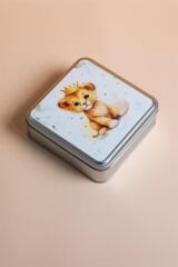 Metal Kare Bebek Kutusu  ( 50 Ad. Madlen + 200Gr. Badem Şekeri )