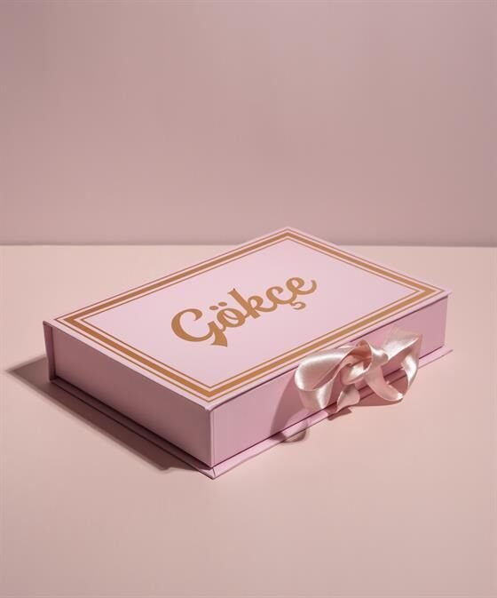 Kurdeleli Kız Bebek Kutusu